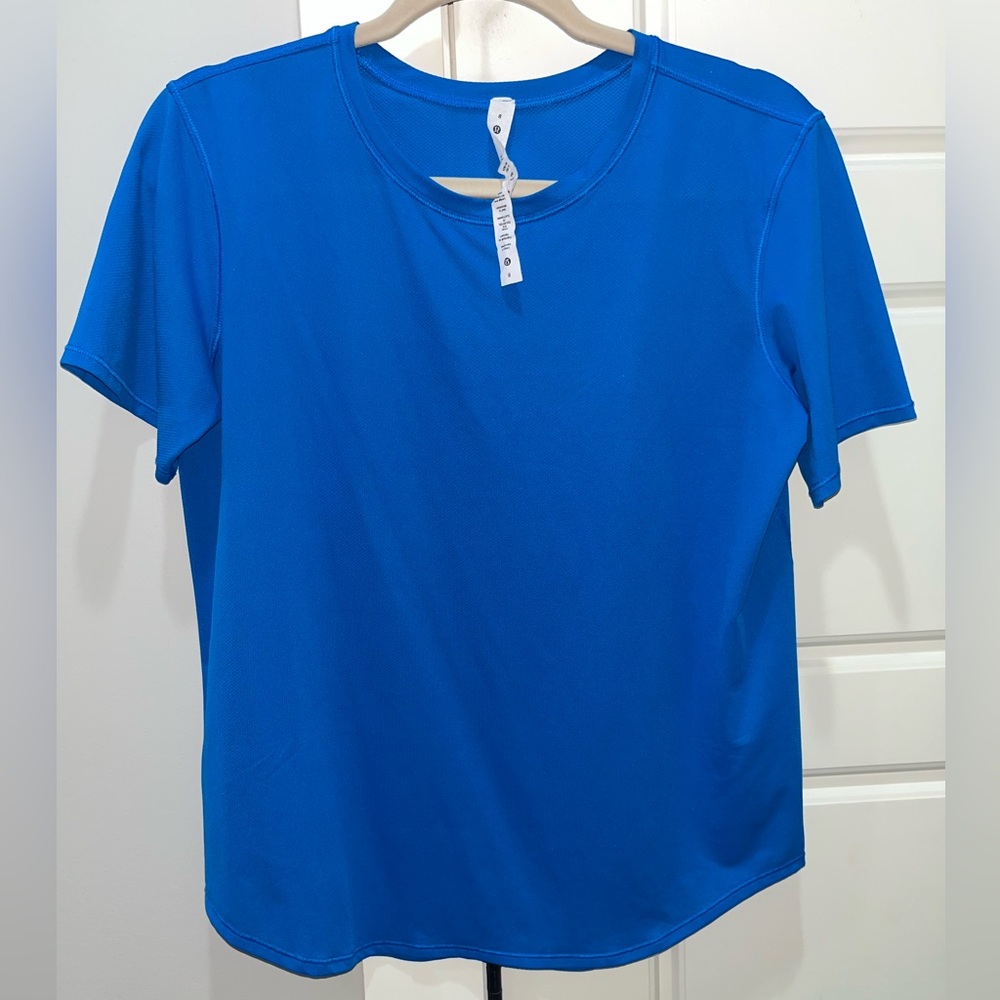 LULULEMON poolside blue short sleeve tee!